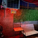 Juliette Apt With Private Garden