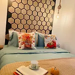 Juliette Apt With Private Garden
